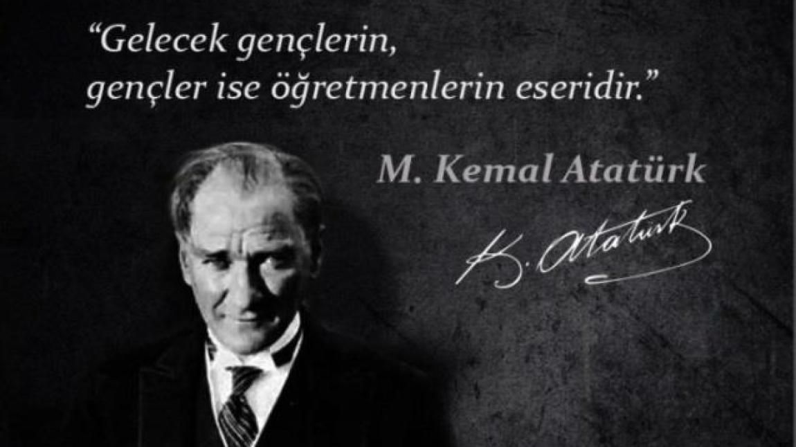 Bilginin gücünü, merakın önemini bize öğreten, sadece okulda değil, hayatımız boyunca yolumuza ışık tutan değerli öğretmenim, Öğretmenler Gününüz kutlu olsun.